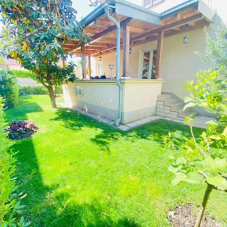 Santa Lucia Apartman *