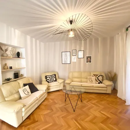 Santa Lucia Apartman *