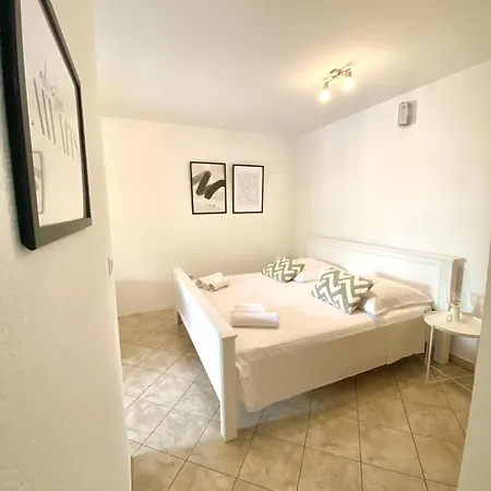 Apartment Santa Lucia